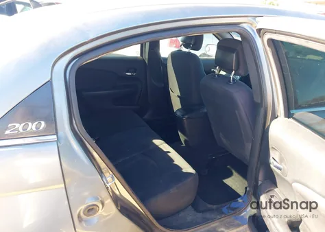 2013 Chrysler 200 Touring z USA, uszkodzony, nr VIN 1C3CCBBB9DN600494